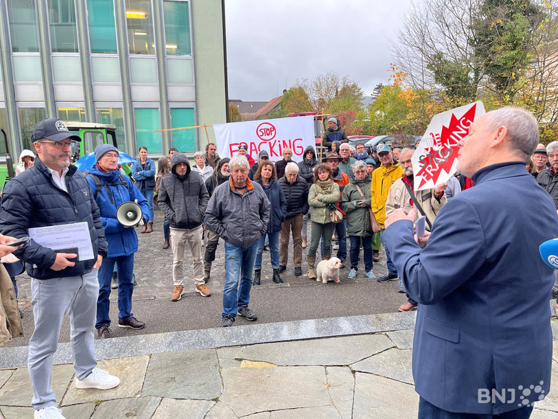 Le maire Eric Dobler est venu à la rencontre des manifestants.