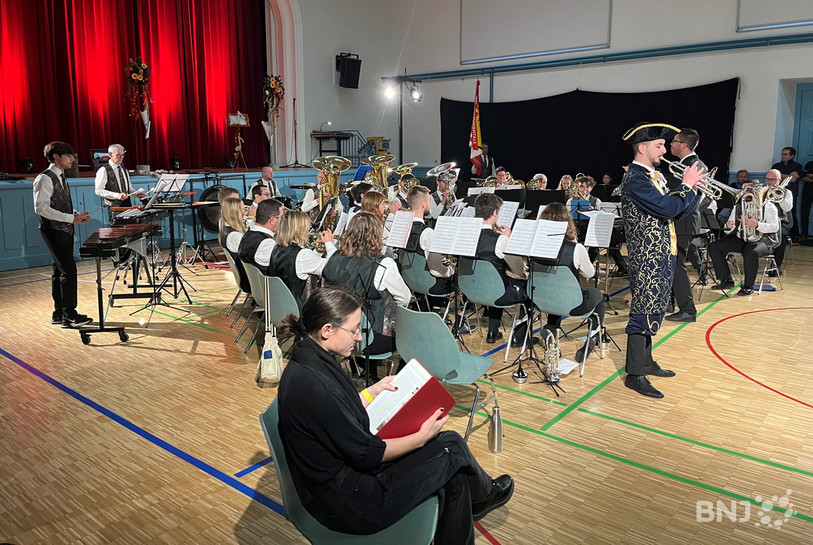 La Fanfare de Courroux s'est accompagnée d'une conteuse pour sa prestation.