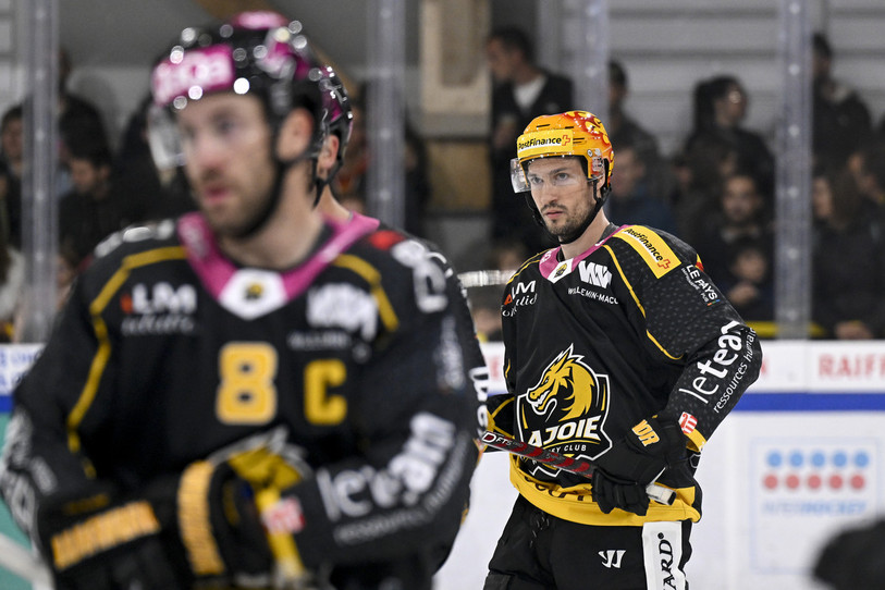 Philip-Michaël Devos avec son numéro 8 et son C de capitaine vit actuellement plutôt dans l’ombre de son compère de toujours Jonathan Hazen. (photo : KEYSTONE/Anthony Anex)