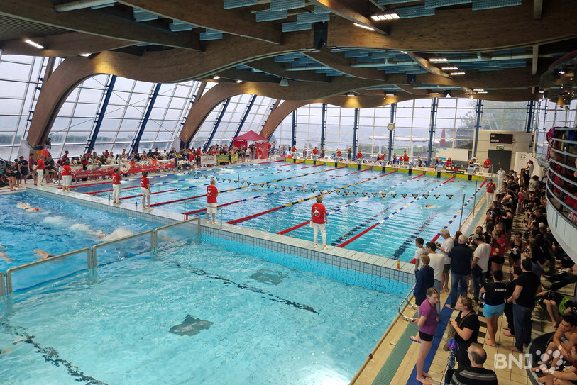 Près de 500 nageurs se sont déplacés aux piscines du Nid-du-Crô à Neuchâtel pendant le week-end.