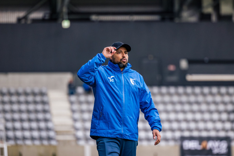 Oliver Zesiger, coordinateur sportif du FC Bienne, salue le travail de l’entraîneur Samir Chaibeddra durant la première partie du championnat. (Photo : archives/ Dominik Rickli).