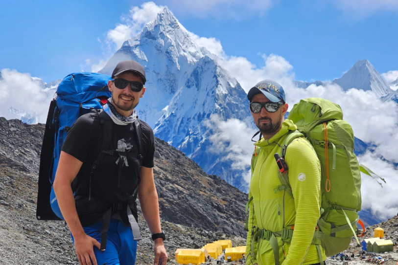 L’alpinisme est devenu un art de vivre pour Simon Niklaus (à g.) et Daniel Benito (à d.). (Photo : Simon Niklaus)