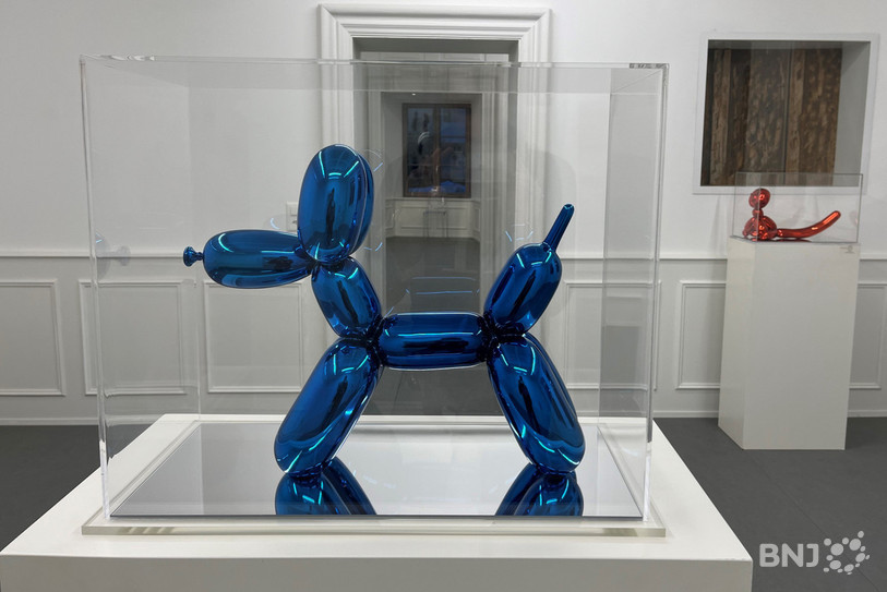 Le public peut notamment découvrir plusieurs célèbres œuvres de Jeff Koons.