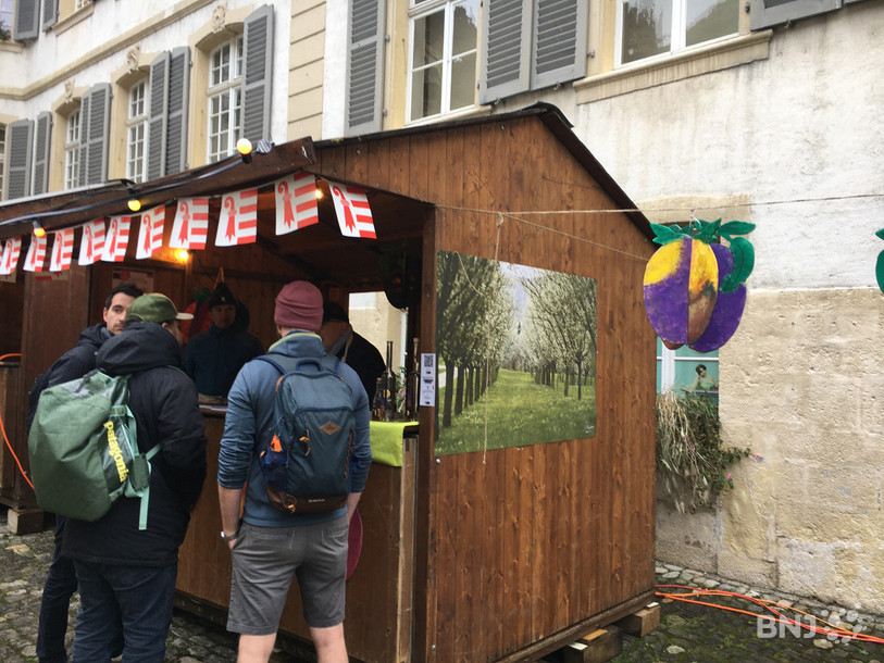 L'Interprofession de la Damassine AOP a mis se présente au marché de la St-Martin.