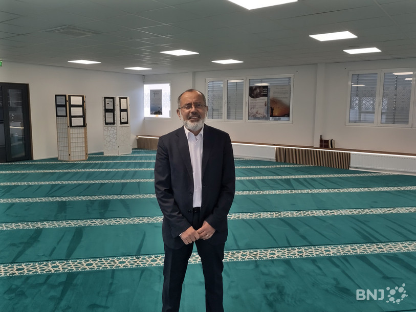 L'imam Mohammed Filali prêt à accueillir les curieux ce week-end dans les nouveaux locaux de la mosquée de Delémont.