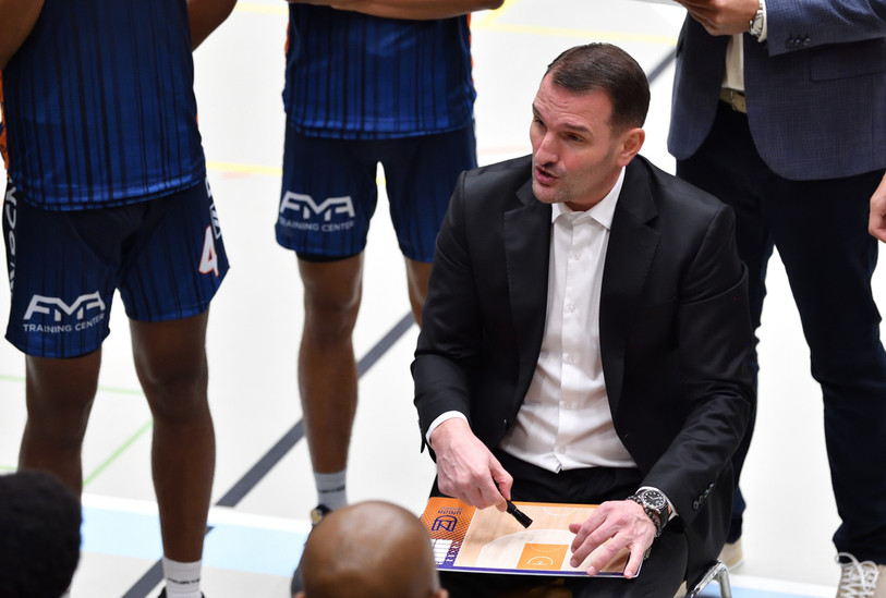 Mitar Trivunovic, l'entraîneur d'Union Neuchâtel va vouloir finir la saison régulière sur une victoire. (photo: Georges Henz)