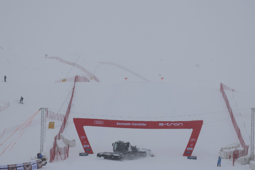 La piste de la Gran Becca a fait grise mine ce week-end à Zermatt (photo : AP/Alessandro Trovati).