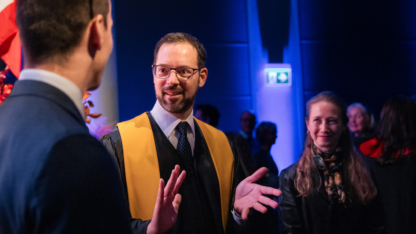 Peter Fiechter en toge de doyen de la FSE lors du Dies academicus 2023 (photo : Guillaume Perret).