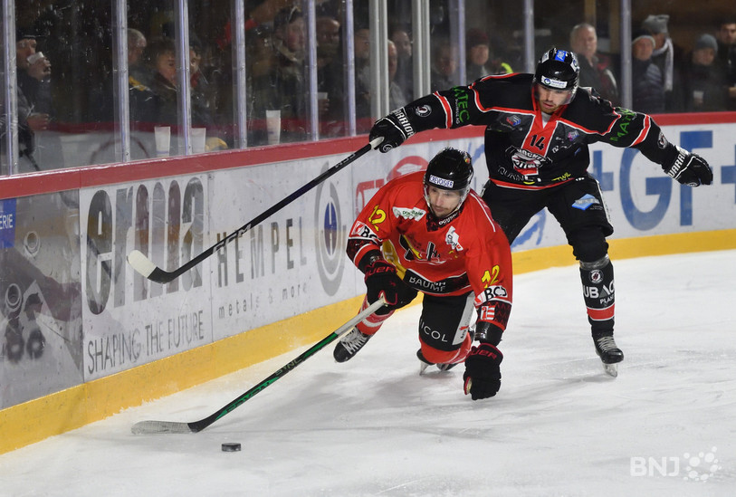 Colin Loeffel et le HC Franches-Montagnes ont fini par trébucher devant Huttwil. (Photo : Georges Henz).
