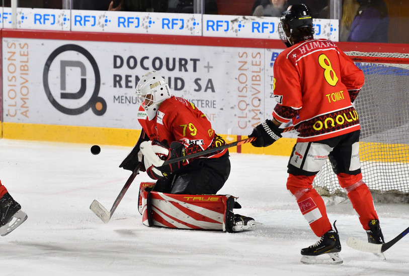 Lucas Gaudreault a été un grand artisan de la victoire du HC Franches-Montagnes ce samedi soir. (photo : Georges Henz).