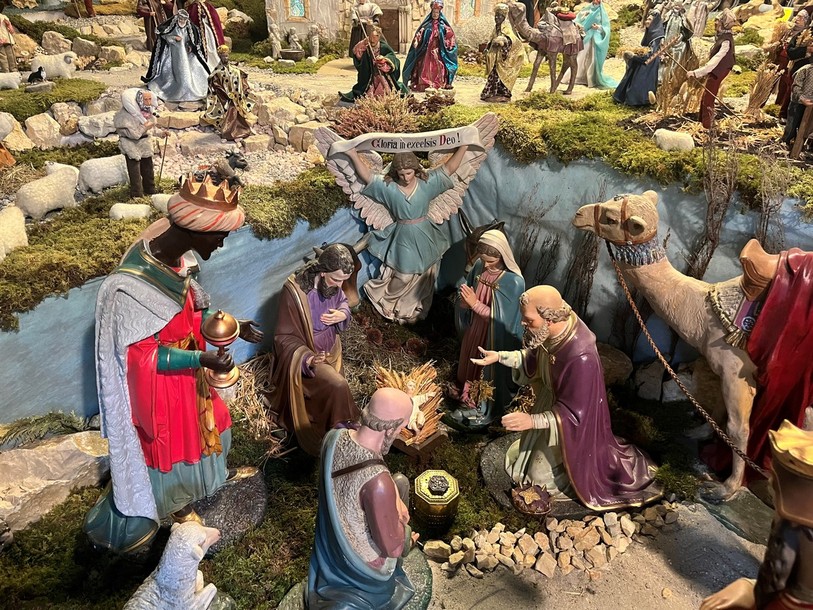 Une crèche, mais vivante, avec des acteurs, des animaux et une étable. Le tout grandeur nature. (Photo d'illustration)