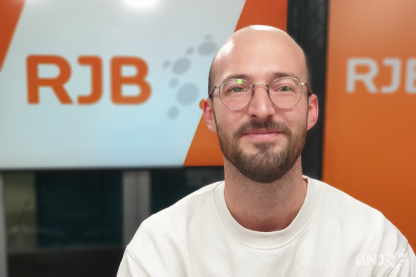 Matthieu de Dardel est un fumeur de cannabis de longue date. Le journaliste biennois fait partie de plus de mille consommateurs qui se sont inscrits à l’essai pilote dirigé par l’Université de Berne. Il devrait recevoir une réponse d’ici à la fin de l’année.