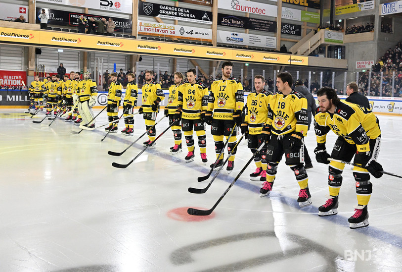 Le HC Ajoie a arboré un maillot spécial pour ce duel contre Lausanne qui marquait le demi-siècle d'existence du club. (Photo : Georges Henz)