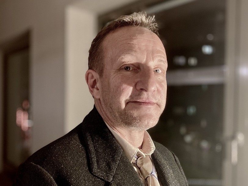 Thierry Romanens, ce mercredi sur la scène du Théâtre du Jura.