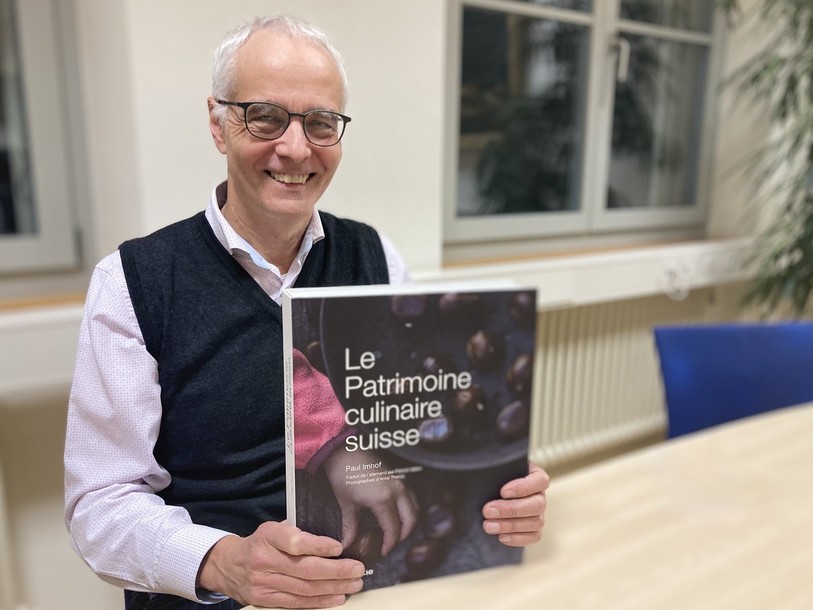 Olivier Girardin, président de l’association du Patrimoine culinaire Suisse, nous présente le livre primé aux Gourmands Awards.