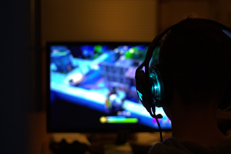 De plus en plus de jeux vidéos proposent des achats intégrés, qui permettent d’améliorer l’apparence du personnage ainsi que ses performances. (Photo : illustration)