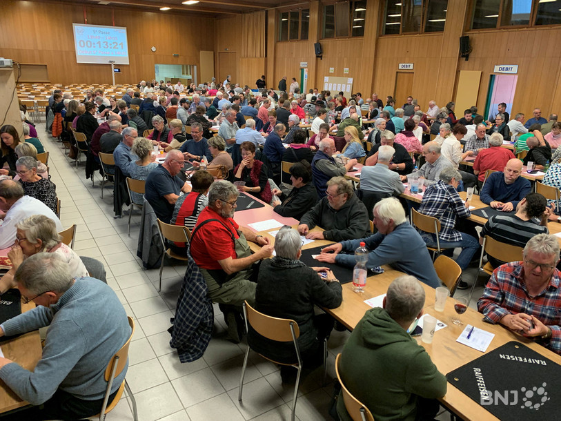 La salle polyvalente était bien remplie samedi à Alle avec 316 joueurs.