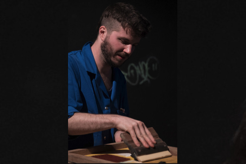 Le graphiste Léo Rebetez va pouvoir profiter de la vie bruxelloise durant une demi-année. (Photo : Eric Périat).