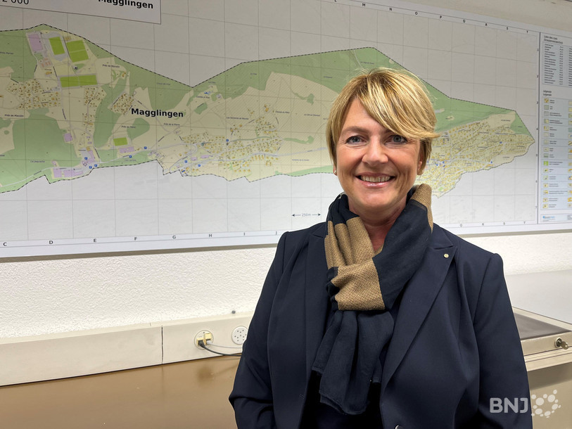 Madeleine Deckert, maire d'Evilard-Macolin a le sourire, un an après la mise en place de l'extension de l'horaire du bus entre 