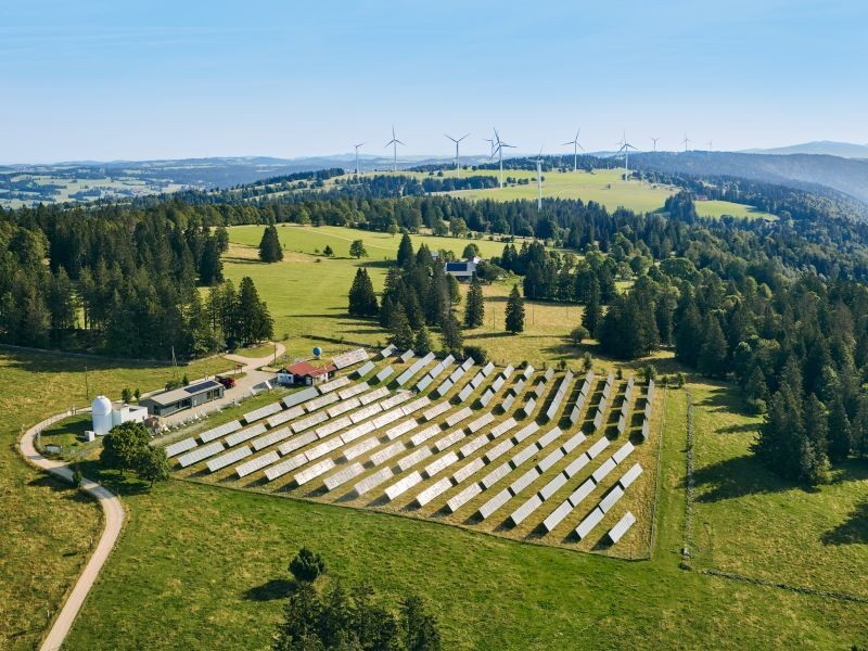 La population de Saint-Imier devra se prononcer sur l'extension de la centrale solaire de Mont-Soleil. (Photo : BKW).
