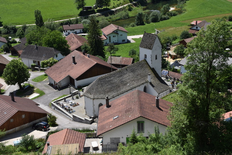 Le Gouvernement jurassien souhaite garantir l'aspect patrimoinial du toit de l'Eglise de St-Valbert à Soubey. (Photo : Espace pastoral Ajoie - Clos du Doubs).
