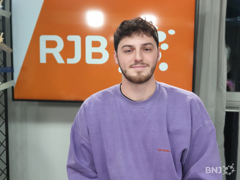 Bryan Camilotto a testé le parkour pour la première fois cette semaine, accompagné du cascadeur professionnel bernois Frédéric Gerber.