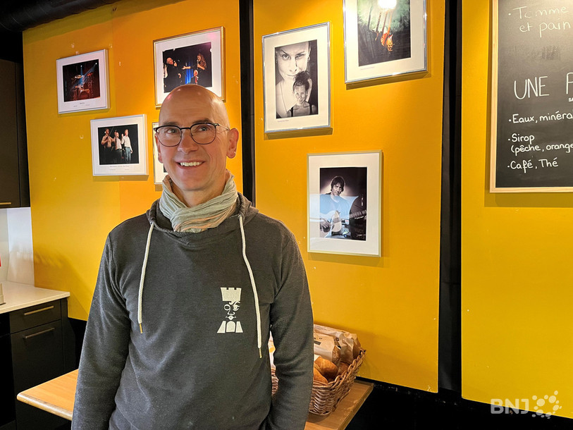« Il a fallu quelque peu se réorganiser suite au départ de Michel Neuville, mais aujourd'hui on est sur des rails », affirme Nicolas Harsch, programmateur du Café-théâtre de La Tour de Rive depuis quatre ans.