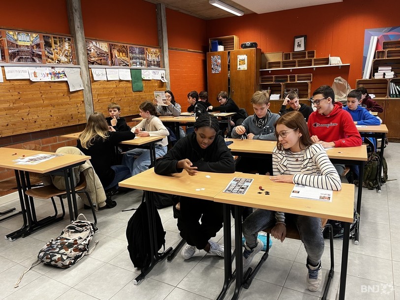 Des élèves du Cescole ont découvert le jeu royal d'Ur.