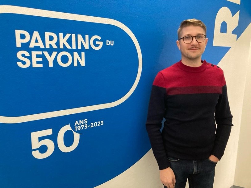 Adrien Wyssbrod, l'historien chargé de réaliser la brochure pour les 50 ans du parking du Seyon.