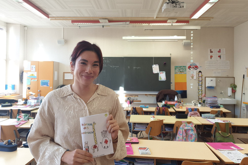 Laïla Kunz et sa classe ont réalisé un fascicule rempli d'activités ludiques à l'intention des enfants admis à l'Hôpital du Jura.