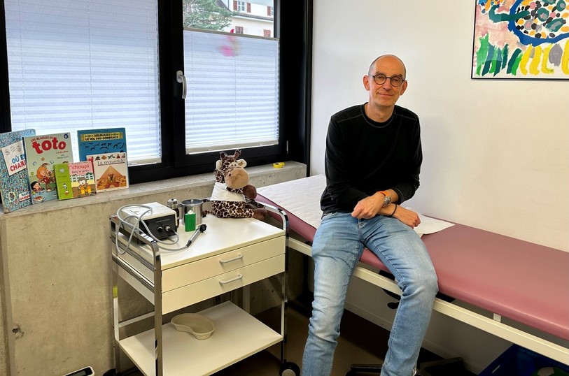 Le Dr Patrick Terrier reçoit entre 20 et 25 patients par jour dans son cabinet de Delémont.