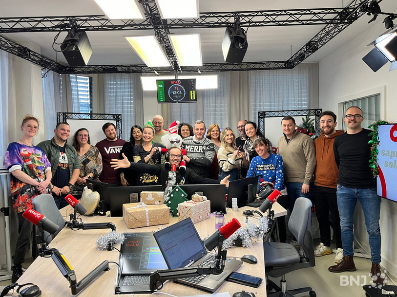 L’équipe de RTN s’est réunie dans le studio pour vous adresser ses vœux.