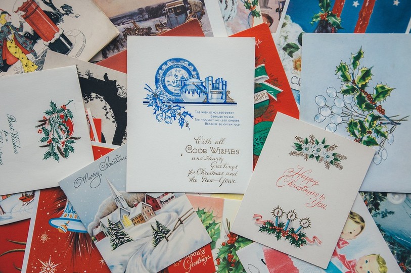 La tradition des cartes de Noël perdure au fil des années. (Photo d'illustration libre de droits)