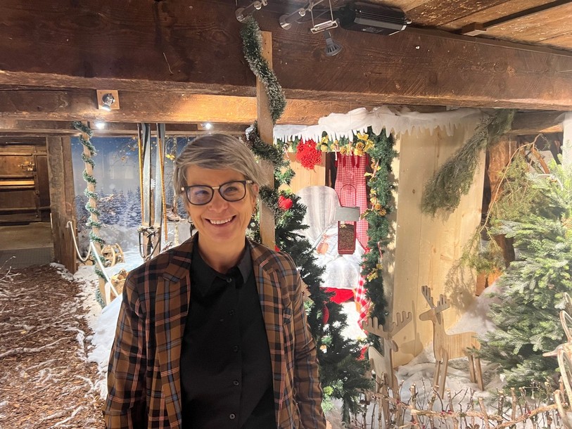 Diane Skartsounis, conservatrice du Musée paysan et artisanal, présente l'exposition