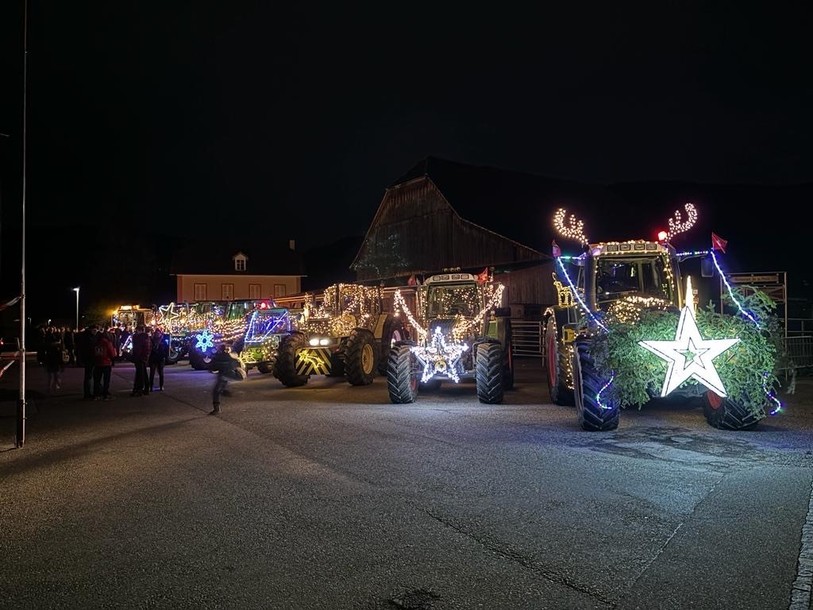 Les tracteurs ont fait halte dans plusieurs communes durant leur périple.