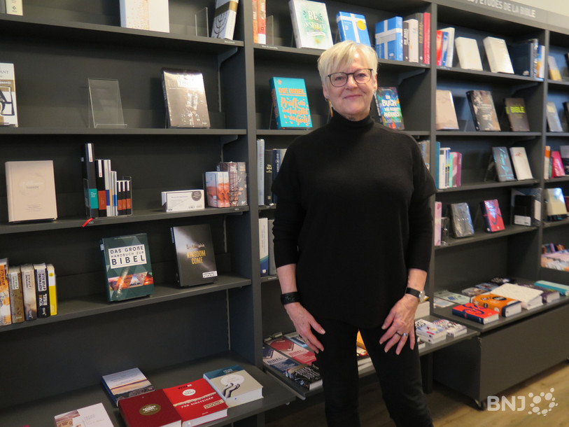 Ruth Keller, cofondatrice de PapierPlus, invite toutes les personnes intéressées à venir discuter du poste mardi prochain.