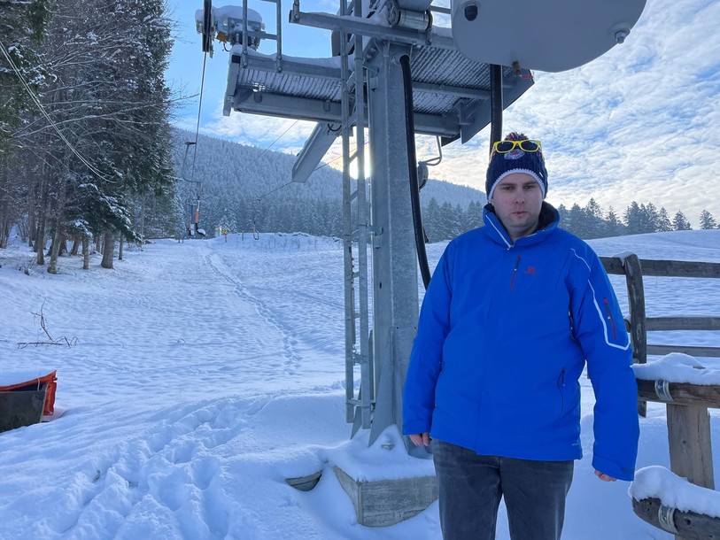 Arnaud Beuchat, secrétaire du ski-club Malleray-Bévilard, ne prévoit pas une ouverture du téléski des Orvales sans nouvelles chutes de neige.