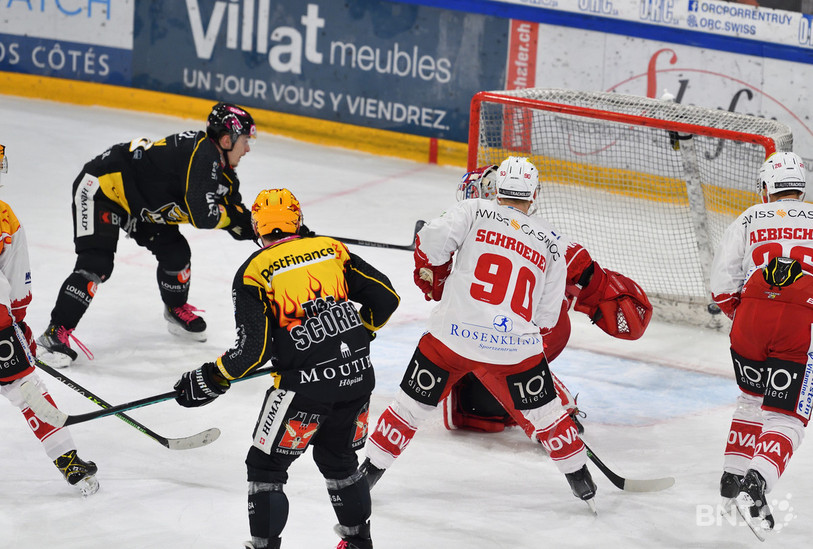 Servi par le TopScorer Daniel Audette, Dmytro Timashov inscrit le but de la victoire en prolongation. (photo : Georgey Henz)