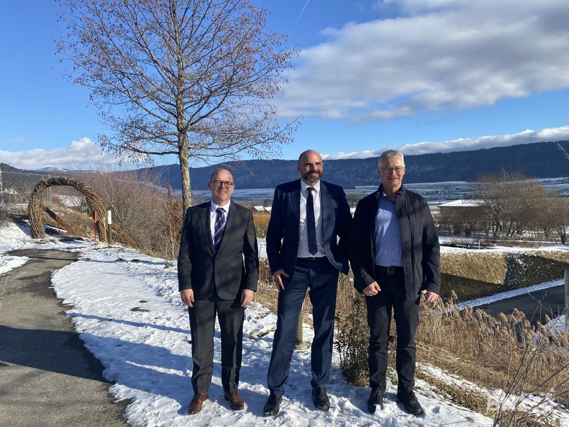 Johannes Rösti, Laurent Favre et Pierre-Yvan Guyot ont présenté lundi le cinquième rapport quadriennal pour la période 2019-2022 au niveau de l'agriculture et de la viticulture. 
