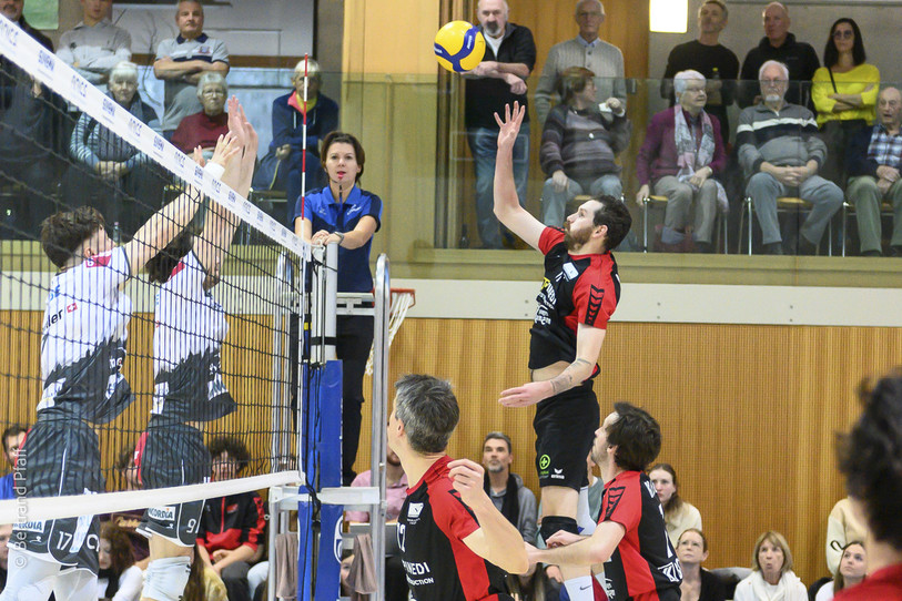Roy Powell et ses coéquipiers de Colombier Volley dominent toujours la Ligue B. (Photo archives : Bertrand Pfaff)