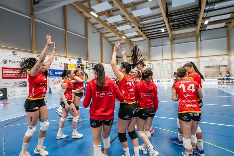 Les volleyeuses franc-montagnardes ne sont plus qu'à deux matches de la saison régulière parfaite. (Photo : Jonathan Vallat)