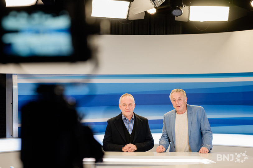 Stefan Niedermaier (à gauche) et Fredy Bayard annonçaient mardi le recours de TeleBielingue face à la décision de l'OFCOM. (Source: Matthias Käser)