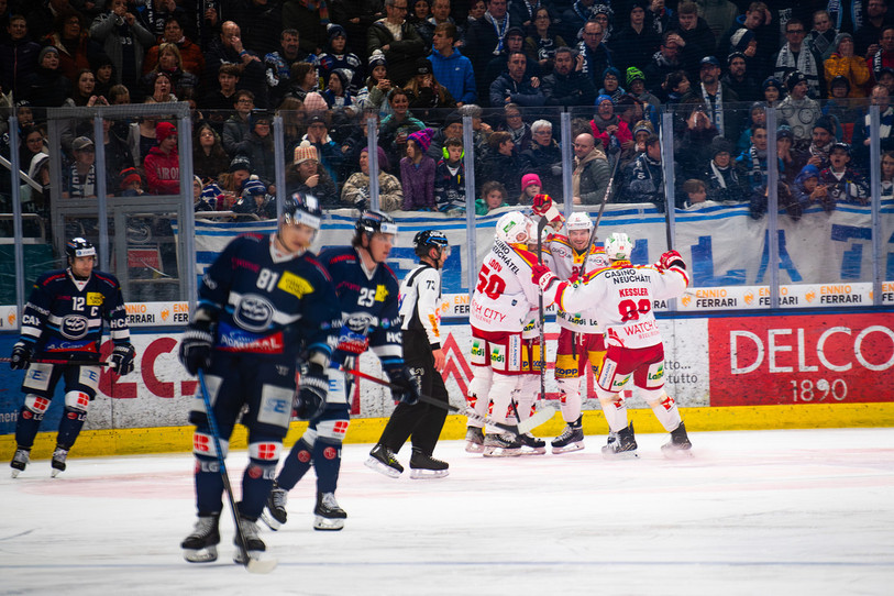 Joie biennoise en Léventine ! (Photo: KEYSTONE/Samuel Golay)