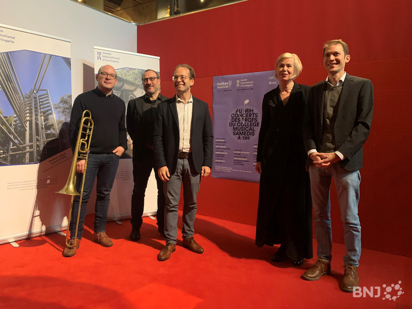 De gauche à droite : le tromboniste Samuel Blaser, ancien élève du Collège musical, Patrick Jobin, président de la commission du Collège musical, le conseiller communal Théo Bregnard, la directrice du Collège musical Nathalie Dubois et Régis Huguenin, conservateur du MIH.