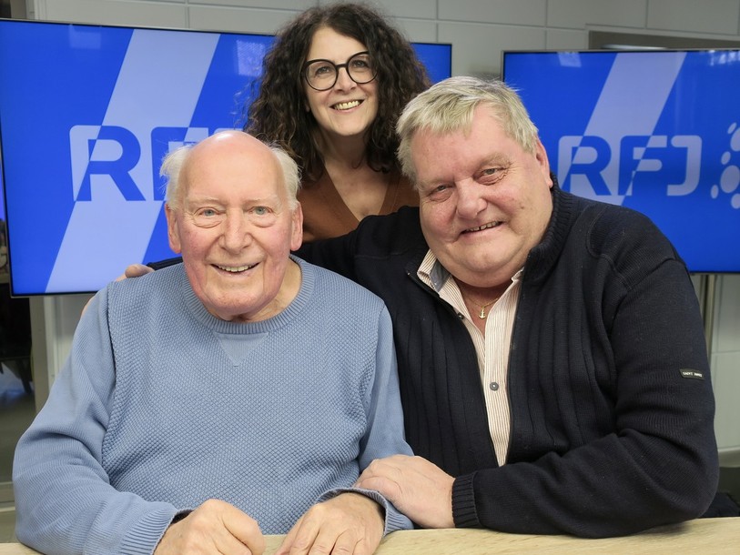 Le Comé et Thierry Meury ont écrit des centaines de chroniques pour RFJ, enregistrées chaque semaine par Nathalie.