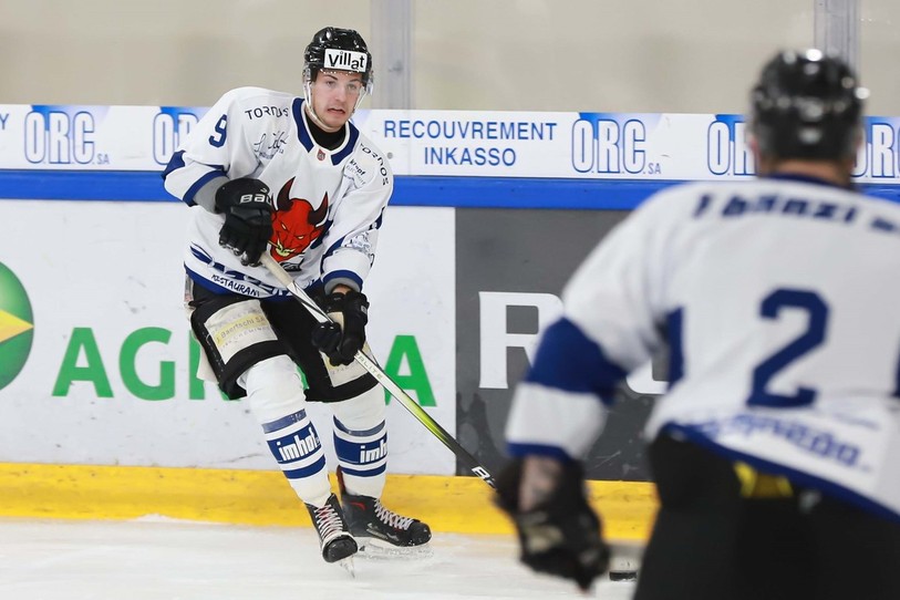 Warren Bleuer et le HC Moutier ont connu une difficile soirée à Yverdon (photo : archives/Mauricette Schnider).