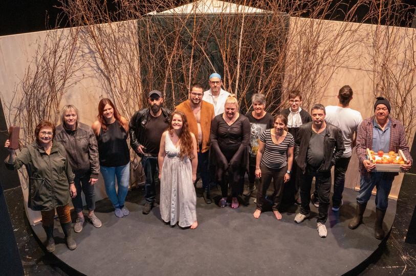 Les 12 comédiens vont jouer à faire peur au public dès vendredi soir. (Photo : Théâtre US Montfaucon).