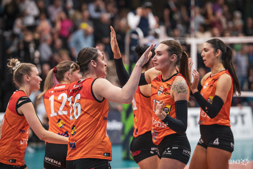 Le NUC a pris la route de Turin ce mardi. Elles en découdront avec Chieri '76 mercredi soir en finale retour de Coupe d'Europe. (Photo: Albin Tissier)