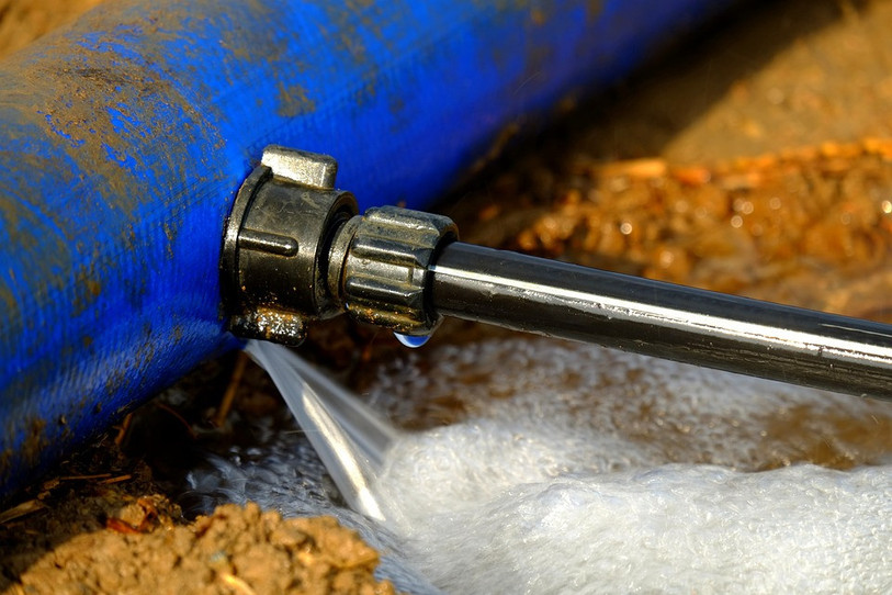 L'état du réseau d'eau est préoccupant en Haute-Sorne, en témoignent les nombreuses fuite d'eau dans les différentes localités de la commune. (Photo : image prétexte)
