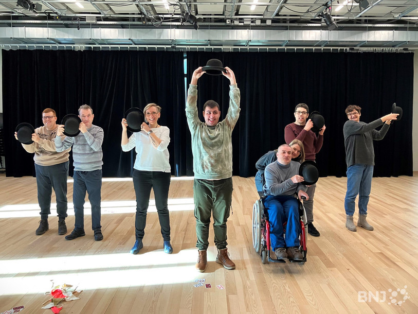 Certains résidents de la Fondation Les Castors ont travaillé avec leur équipe éducative et le Théâtre du Jura, pour proposer un spectacle intitulé « Je m’appelle moi », présenté au Festiv’all samedi.